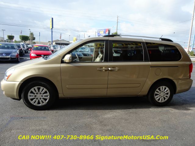 2011 Kia Sedona 2WD Crew Cab LWB XE Truck