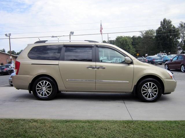 2011 Kia Sedona Open-top