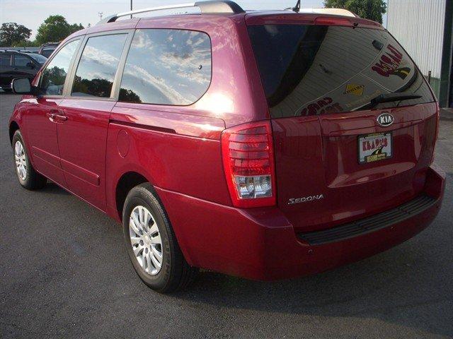 2011 Kia Sedona Elk Conversion Van