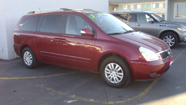 2012 Kia Sedona 2WD Crew Cab LWB XE Truck