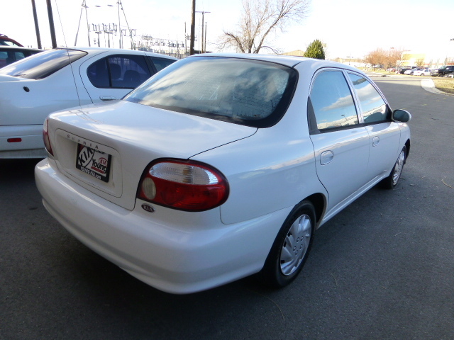 2000 Kia Sephia 24 Box