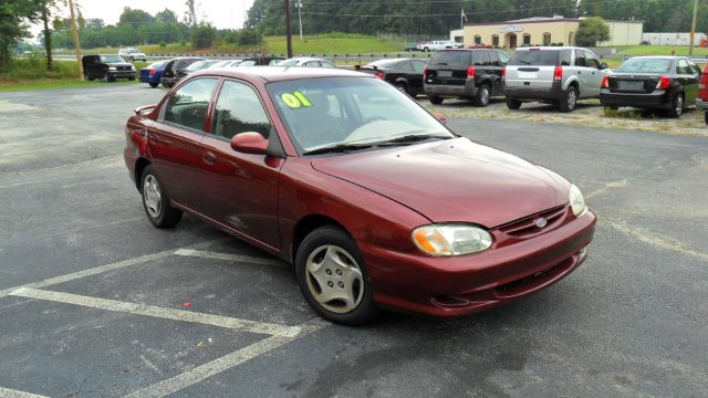 2001 Kia Sephia Base