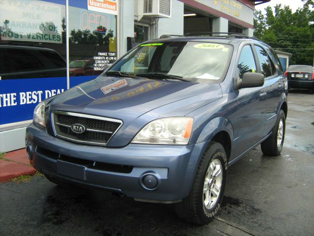 2003 Kia Sorento LS Truck