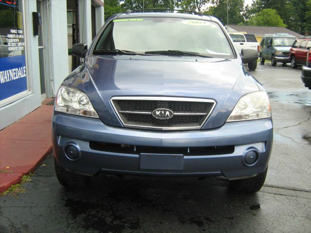 2003 Kia Sorento LS Truck