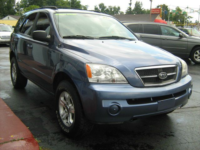 2003 Kia Sorento LS Truck