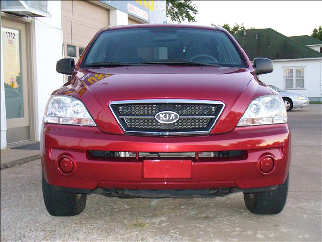 2003 Kia Sorento SE Pickup 4D 5 1/2 Ft