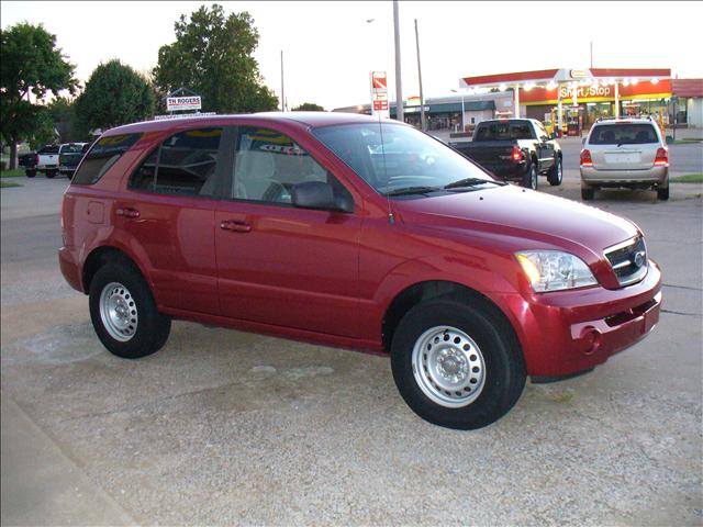 2003 Kia Sorento SE Pickup 4D 5 1/2 Ft