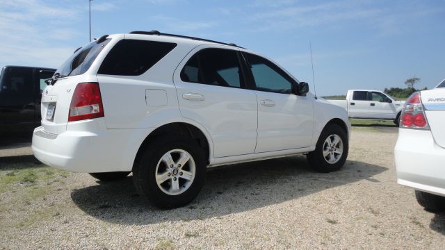 2003 Kia Sorento 4x4 Styleside Lariat