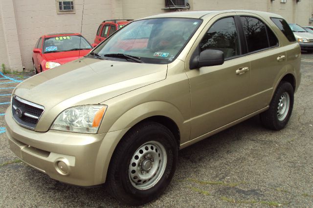 2003 Kia Sorento LS Truck