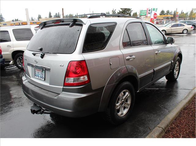 2003 Kia Sorento BASE LS XTR