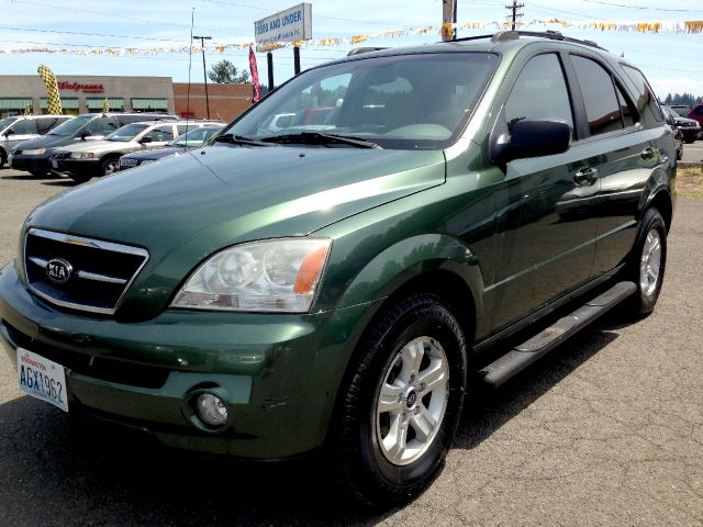 2004 Kia Sorento LS Truck