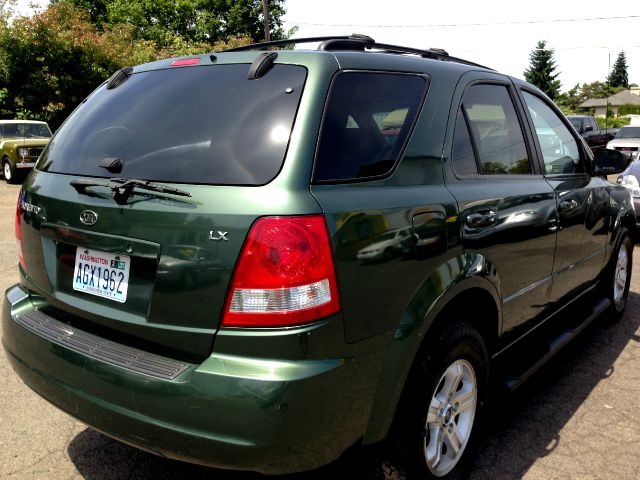 2004 Kia Sorento LS Truck