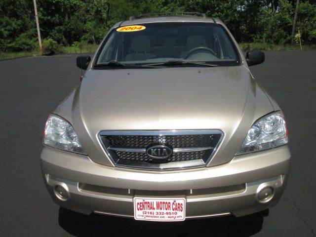 2004 Kia Sorento LS Truck