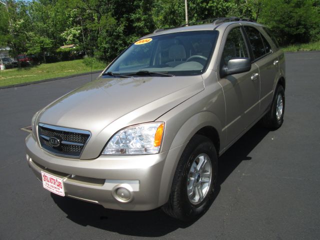 2004 Kia Sorento LS Truck