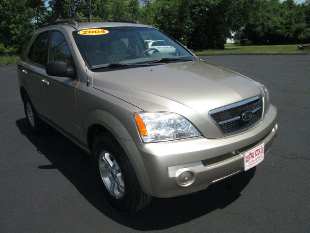 2004 Kia Sorento LS Truck