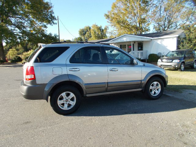 2004 Kia Sorento Crew Cab 126.0 WB 1SC LS Z85