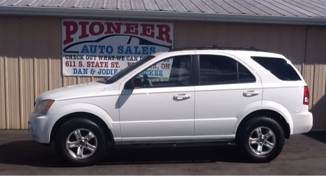 2004 Kia Sorento LS Truck