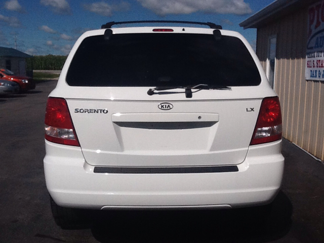 2004 Kia Sorento LS Truck