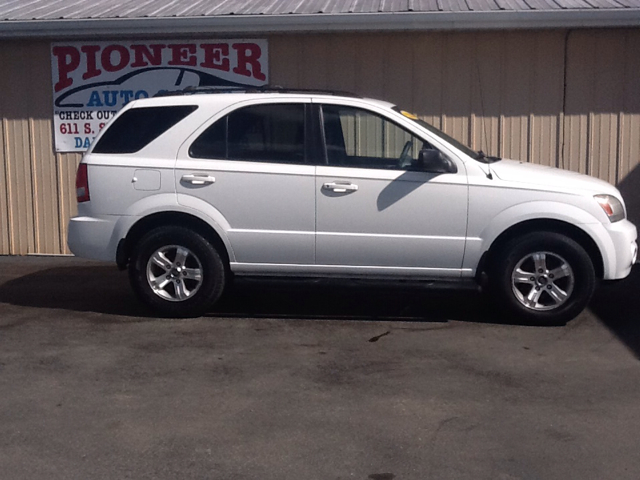 2004 Kia Sorento LS Truck