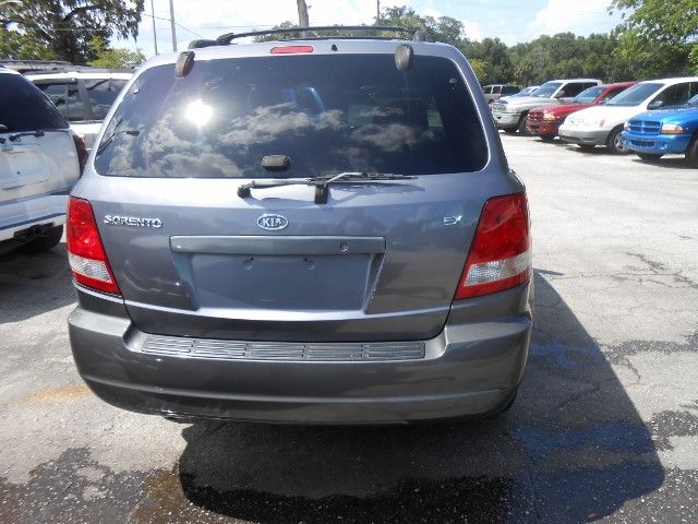 2004 Kia Sorento Crew Cab 126.0 WB 1SC LS Z85