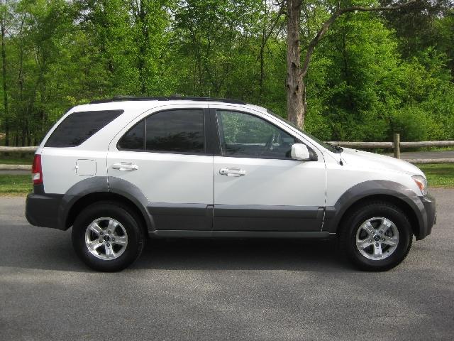 2005 Kia Sorento Crew Cab 126.0 WB 1SC LS Z85