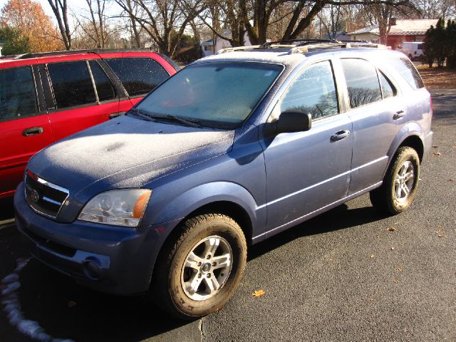 2005 Kia Sorento LS Truck