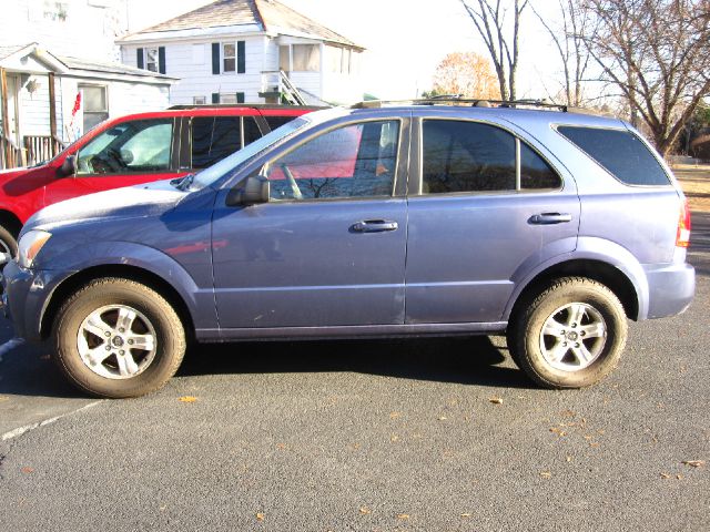 2005 Kia Sorento LS Truck