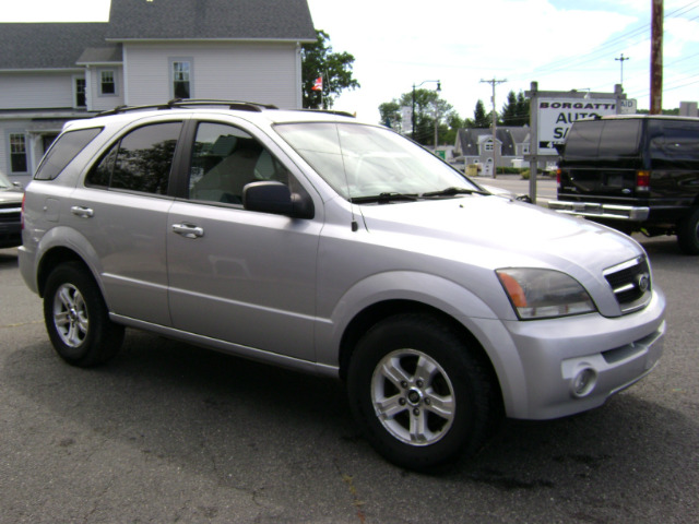 2005 Kia Sorento LS Truck