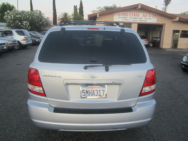 2005 Kia Sorento 4x4 Styleside Lariat