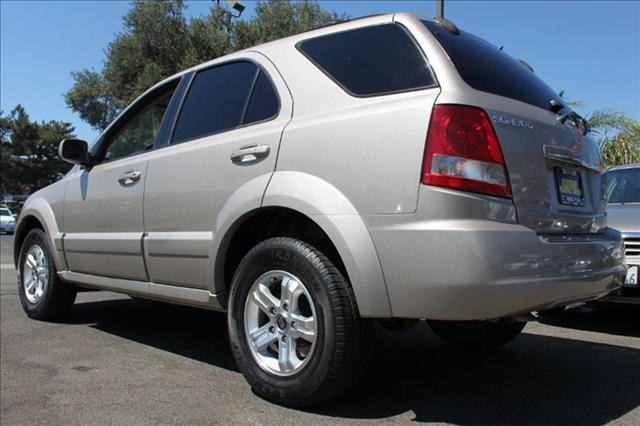 2005 Kia Sorento BASE LS XTR