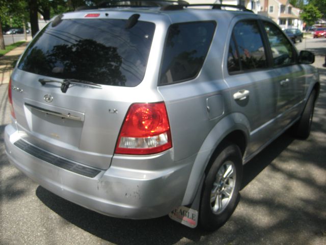 2005 Kia Sorento LS Truck