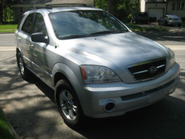 2005 Kia Sorento LS Truck