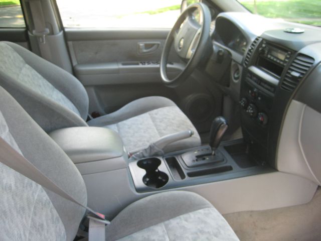 2005 Kia Sorento LS Truck