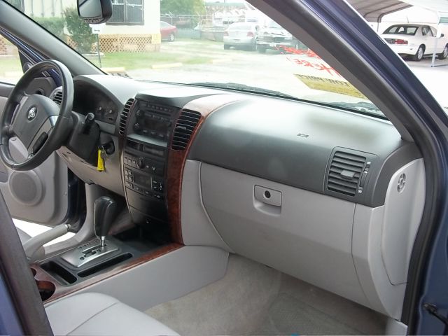 2005 Kia Sorento Crew Cab 126.0 WB 1SC LS Z85