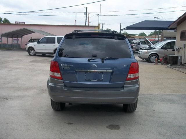 2005 Kia Sorento Crew Cab 126.0 WB 1SC LS Z85