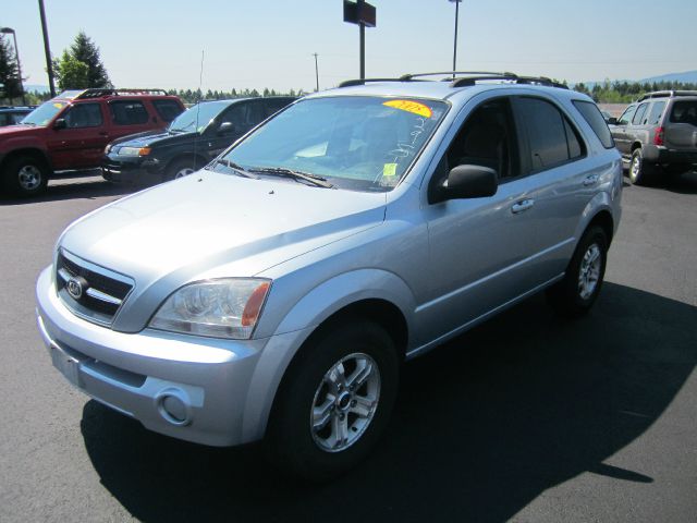 2005 Kia Sorento LS Truck