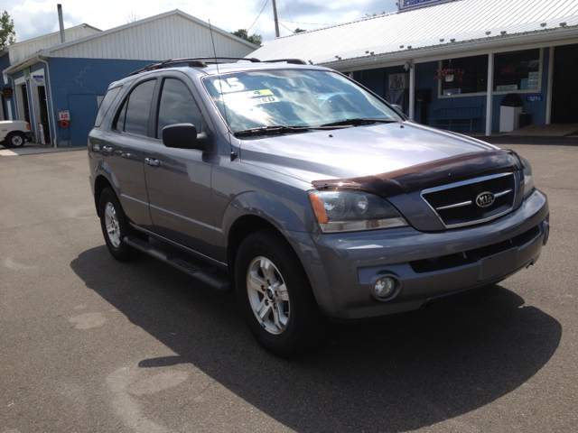 2005 Kia Sorento LS Truck