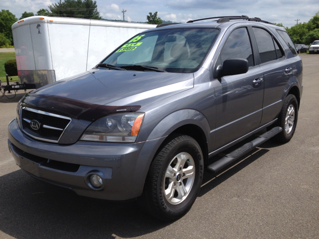 2005 Kia Sorento LS Truck