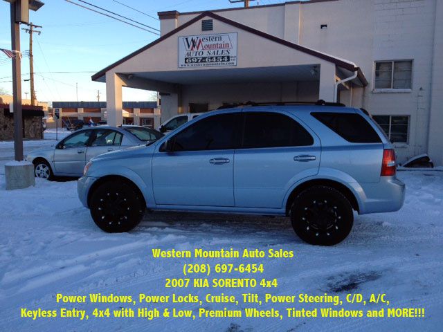 2007 Kia Sorento LS Truck