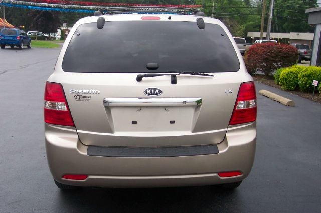 2007 Kia Sorento LS Truck