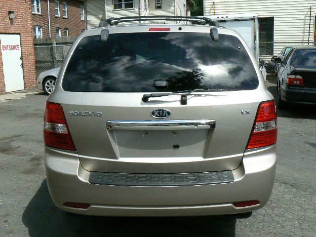 2007 Kia Sorento LS Truck