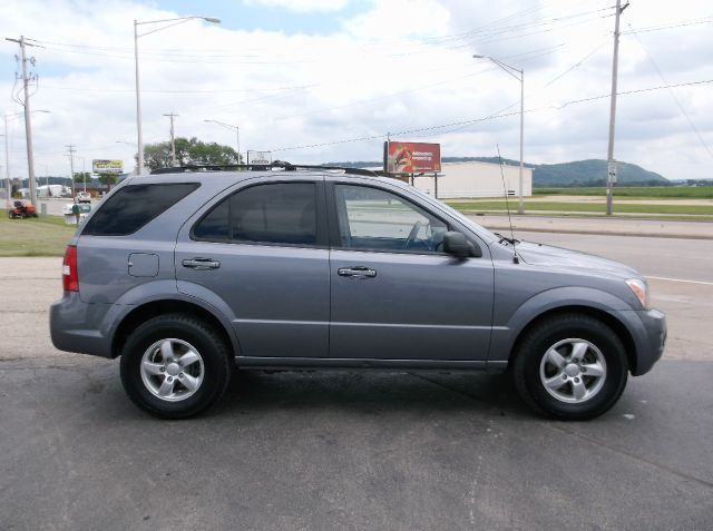 2007 Kia Sorento LS Truck