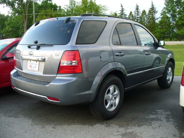 2008 Kia Sorento LS Truck