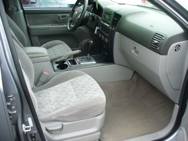 2008 Kia Sorento LS Truck