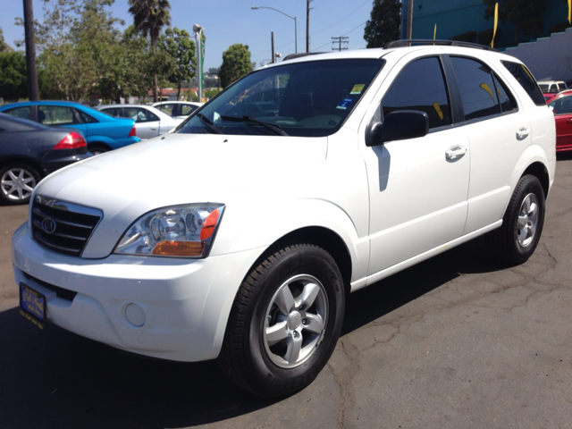 2008 Kia Sorento LS Truck