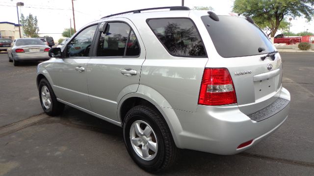 2009 Kia Sorento LS Truck