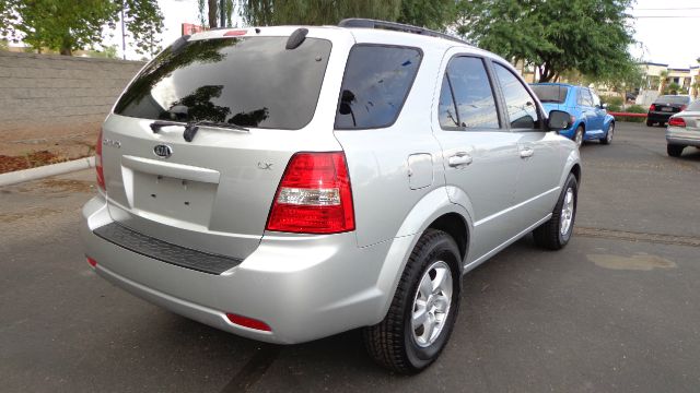 2009 Kia Sorento LS Truck