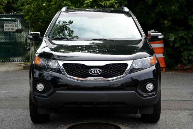 2011 Kia Sorento LS Truck