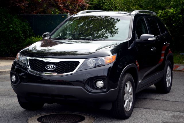 2011 Kia Sorento LS Truck