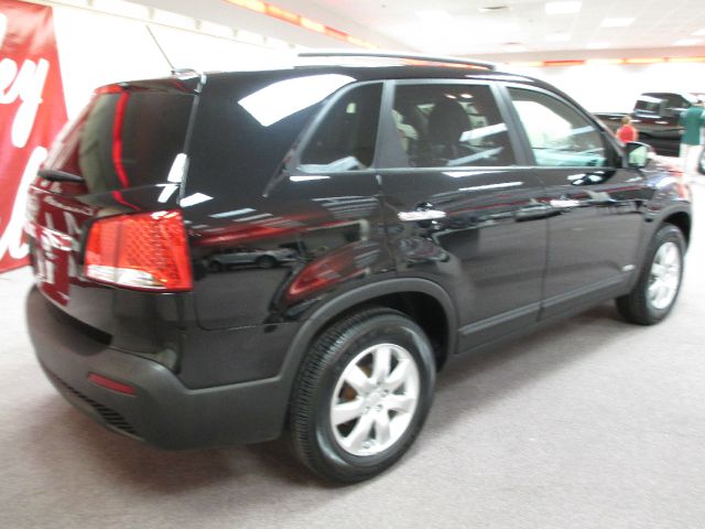 2011 Kia Sorento LS Truck